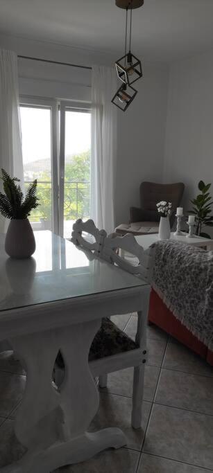 Διαμέρισμα Ιδανικό Για Εξορμήσεις Apartment Eleousa ภายนอก รูปภาพ